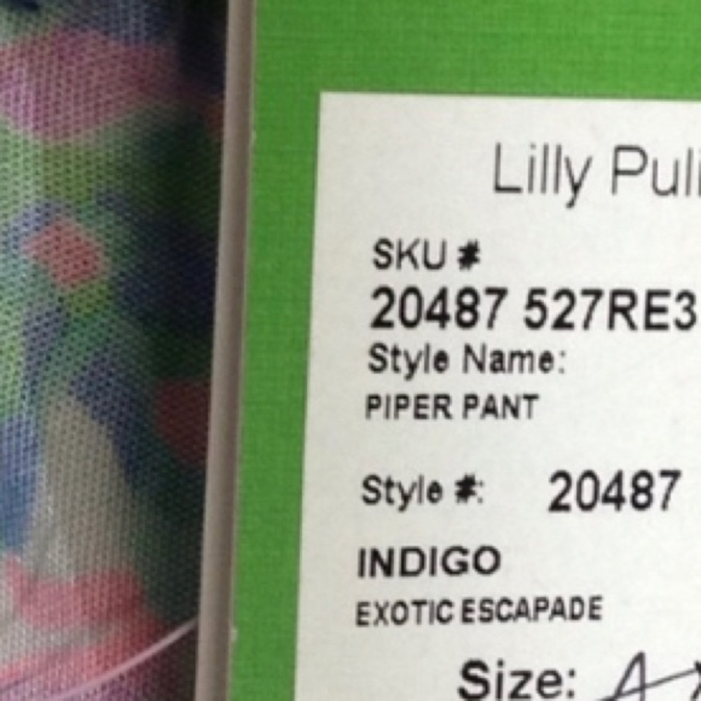 Lilly Pulitzer Small Piper Jogger w/Tassels - Picture 12 of 12